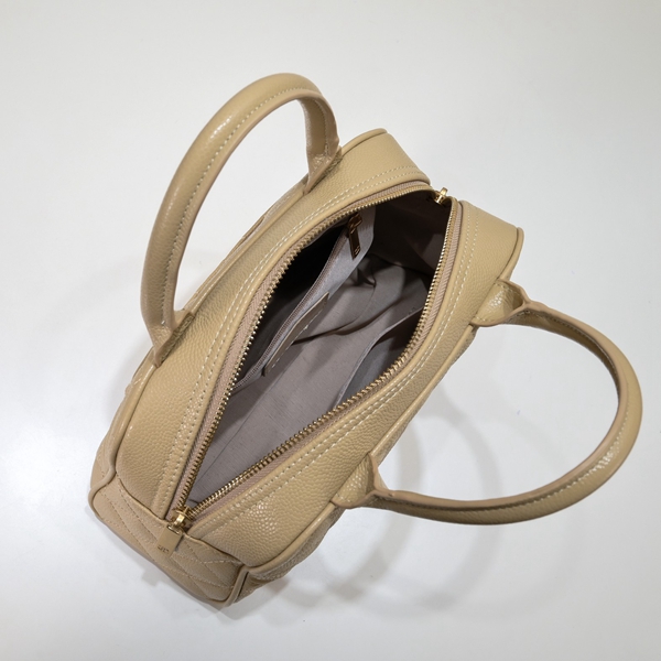 シャネルバッグ着用イメージ